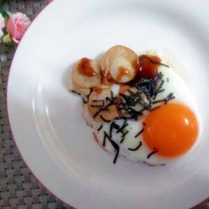 朝食♪卵のお皿にベビー帆立と海苔で美味
